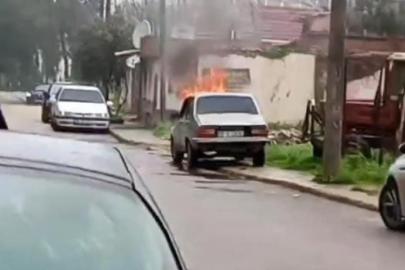 Bursa’da park halindeki otomobil alevlere teslim oldu