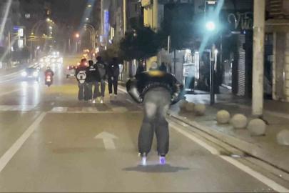 Bursa’da patenli gençlerin tehlikeli yolculuğu