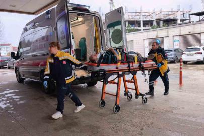 Bursa’da servis minibüsünden inen sürücüye araç çarptı