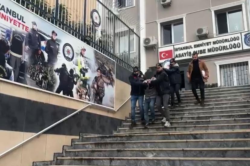 Büyükçekmece’de iş yerine molotoflu saldırı kamerada