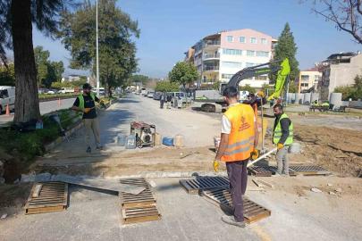 Büyükşehir ekipleri kentin dört bir yanında çalışmalarını sürdürüyor