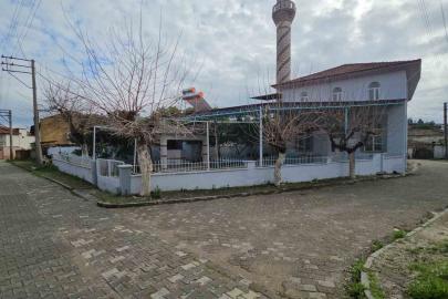 Camide tuvaleti kullandı, notla birlikte para bıraktı