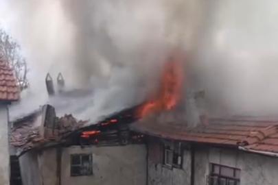 Çankırı’da evin çatısı alevlere teslim oldu