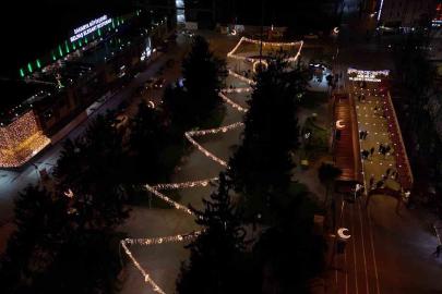 Çark Caddesi Ramazan ayına özel led ışıklarla süslendi