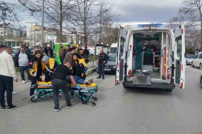 Çarşamba’da otomobilin çarptığı motosikletli yaralandı