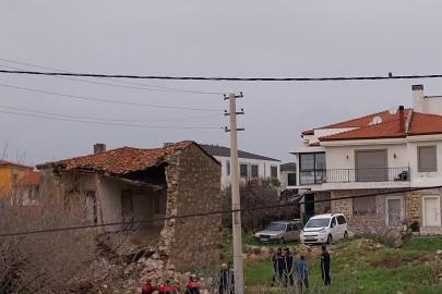 Çeşme’de sağanak yağış ve fırtına günlük yaşamı zorlaştırdı