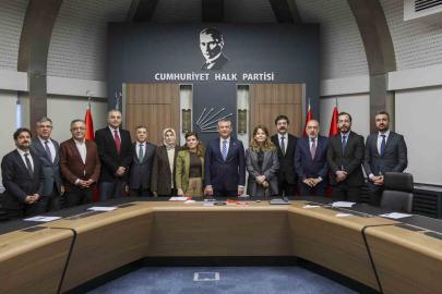 CHP Genel Başkanı Özel, Diyarbakır Kent Koruma ve Dayanışma Platformu temsilcileriyle bir araya geldi