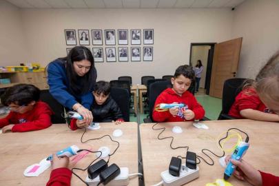 Çocuk kampüsünde çocuklar hem eğleniyor, hem de öğreniyor