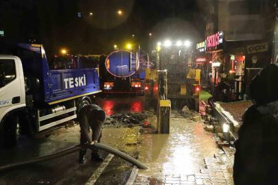 Çorlu’da gece yarısı altyapı alarmı: Kanalizasyon hattı çöktü