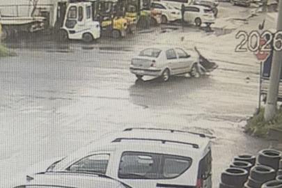 Çorlu’da otomobille çarpışan motosikletli yaralandı: Kaza anı kamerada