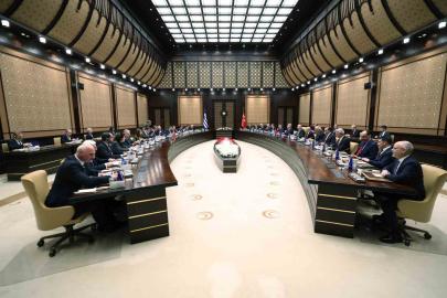 Cumhurbaşkanı Erdoğan: "(Yunanistan) Mevcut meseleler çetrefil olmakla birlikte uluslararası hukuk temelinde çözümsüzde değildir"