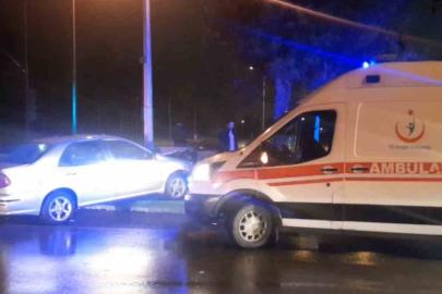 D-650 kara yolunda iki otomobil çarpıştı: 3 yaralı