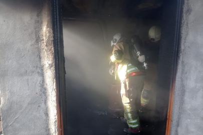 Defne’de ev yangını: 1 kişi dumandan etkilendi