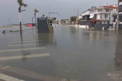 Deniz kabardı yollar göle döndü