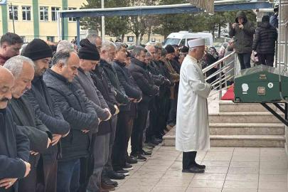 Denizde boğulan gencin cenazesi Karabük’te toprağa verildi