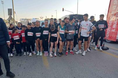 Denizli’de Atatürk Yol Koşusu çekişmeye sahne oldu