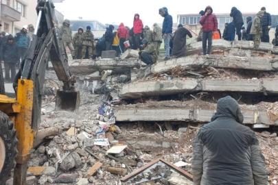 Depremde yıkılan pasaj davasında beraat kararı