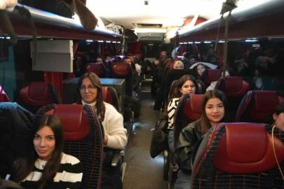 Depremzede gençlerin tarih dolu Ankara yolculuğu