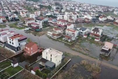 Dikili’de yağış durdu, sular kaldı