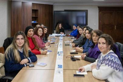 Diyarbakır Büyükşehir Belediyesi kadının insan hakları eğitim programını hayata geçirdi