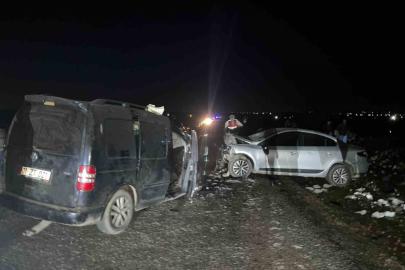 Diyarbakır’da iki otomobilin çarpıştığı kazada ölü sayısı 5’e yükseldi