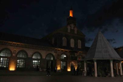 Diyarbakır’da Ramazan ayının ilk teravih namazı kılındı