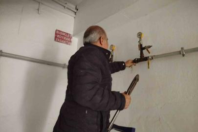 Doğalgaz hattına su borusunu bağladılar: Vatandaşlar hem susuz hem de doğal gazsız kaldı