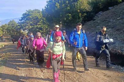 Doğaseverler Denizli’nin yeşilliklerine yürüyor