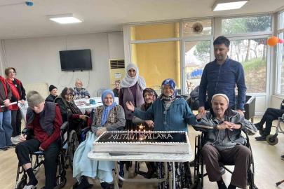 Doğum günlerini birlikte kutladılar