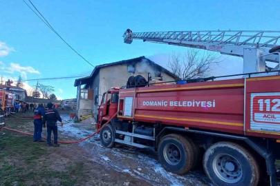 Domaniç’te çatı yangını