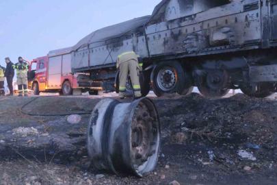 Dorsede çıkan yangın tırı sarmadan söndürüldü