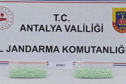 Döşemealtı’nda bin 104 adet uyuşturucu hap ele geçirildi