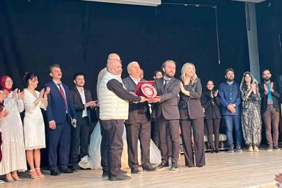 "Düğünümüz var Kütahya" tiyatro oyunu büyük beğeni aldı