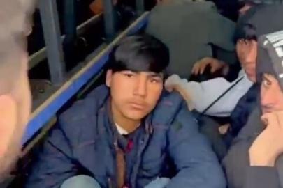 Durdurulan minibüste 20 düzensiz göçmen yakalandı: 2 tutuklama