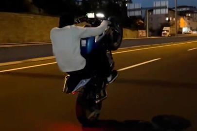 Düzce’de akrobatik hareketler yapan motosikletli "aday sürücü" çıktı