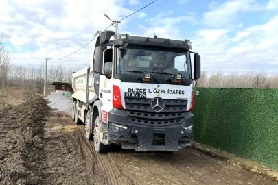 Düzce’de köy yollarında bakım çalışmaları sürüyor