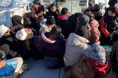 Düzensiz göçmenler karada mahsur kaldı