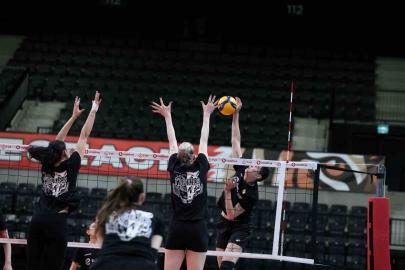 Eczacıbaşı Dynavit, Göztepe ile mücadele edecek