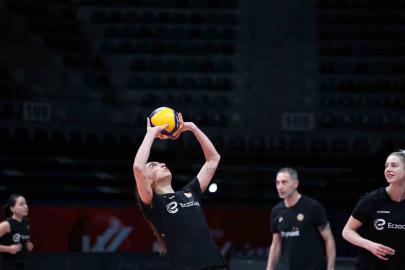 Eczacıbaşı Dynavit, Zeren Spor karşısında galibiyet arıyor