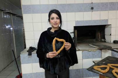 Edirne’de Sevgililer Günü’ne özel kalpli simit