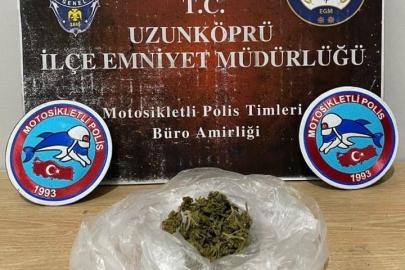Edirne’de uyuşturucuya geçit yok: 1 şüphelinin üzerinde esrar ele geçirildi