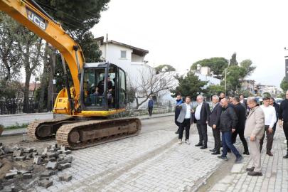 Edremit Belediyesi’nden İkizçay Mahallesi’nde yoğun yol mesaisi