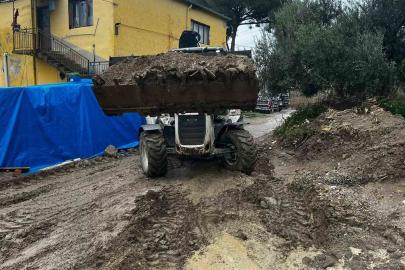 Efeler’den sağanak yağışa hızlı müdahale