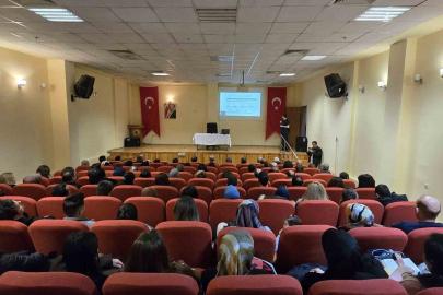 Emirdağ’da görev yapan öğretmenlere ‘Temel İlk Yardım Eğitimi’ düzenlendi