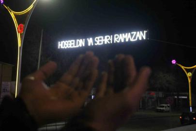 Erzincan Ramazan’a ışıklarla "hoş geldin" dedi