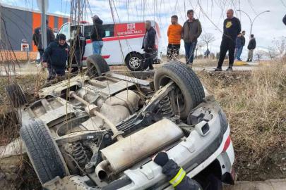 Erzincan’da otomobil şarampole uçtu: 1 yaralı