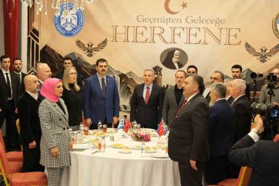 Erzurumlular İzmir’de düzenlenen herfene gecesinde buluştu