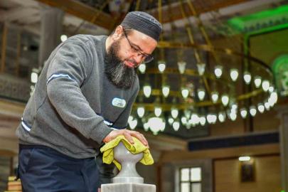 Esenyurt’ta camiler Ramazan’a hazır: Camiler dip köşe temizleniyor