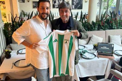 Eski milli futbolcu Dilmen, Muğlaspor Dergisi’nin ilk sayısında yer aldı