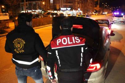 Eskişehir’de asayiş ve trafik uygulamaları sürüyor